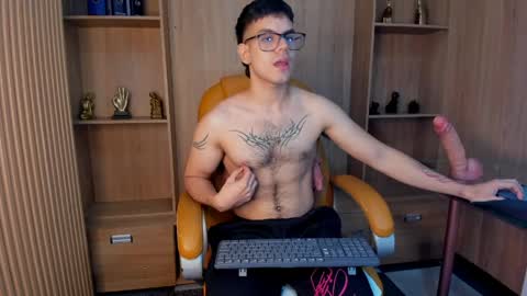 derek_voss online show from April 29, 2:21 pm