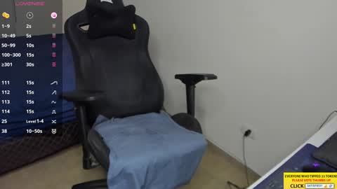 Snapshot of derekcb chatting on January 25, 12:16 pm Derekcb online show from January 25, 12:16 pm