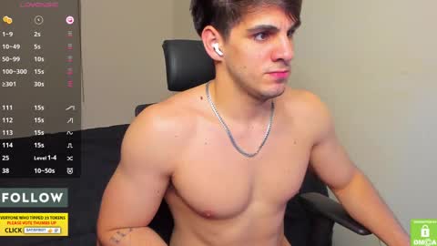 Snapshot of derekcb chatting on October 12, 2:32 am Derekcb online show from October 12, 2:32 am