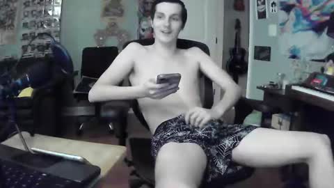 Snapshot of derekdings chatting on February 8, 3:30 am derekdings online show from February 8, 3:30 am