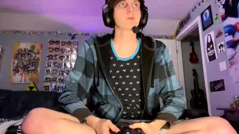 derekdings online show from February 12, 11:38 am