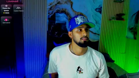 DEREKK   online show from March 26, 2:39 am