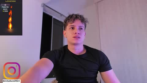 Snapshot of derekolsen_ chatting on October 22, 2:45 am Derek IG Derekolsen2024 online show from October 22, 2:45 am