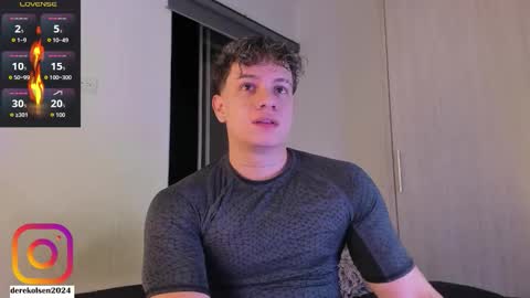 Snapshot of derekolsen_ chatting on November 15, 1:25 am Derek IG Derekolsen2024 online show from November 15, 1:25 am