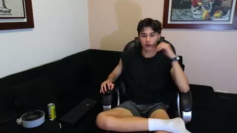 Derek online show from June 14, 1:03 am