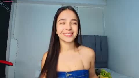 Snapshot of derly_cuervo703031 chatting on June 9, 7:25 pm derly_cuervo703031 online show from June 9, 7:25 pm