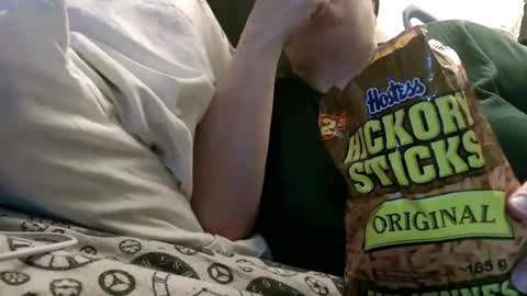 Snapshot of deroseblack chatting on March 11, 8:09 pm deroseblack online show from March 11, 8:09 pm