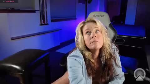 Derrick 52 and Brittany 50 online show from July 10, 10:18 am