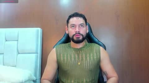 Snapshot of derrybigger_cm chatting on October 20, 3:23 pm DerryBigger CM online show from October 20, 3:23 pm