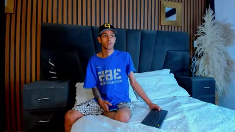 derrymeyers online show from January 15, 4:39 am