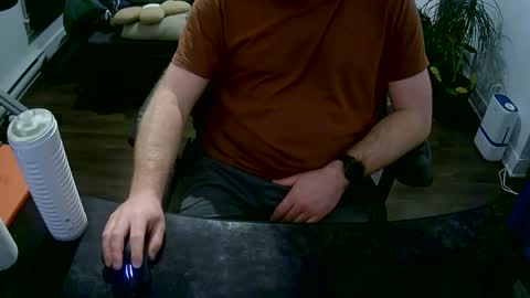 desdisdes online show from March 4, 1:44 am