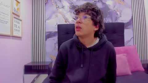 Snapshot of desire_ecstasy chatting on November 23, 12:27 pm desire_ecstasy online show from November 23, 12:27 pm