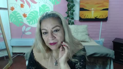 Snapshot of desire_latin chatting on December 5, 9:17 pm VALERIA online show from December 5, 9:17 pm