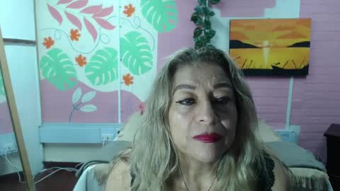 Snapshot of desire_latin chatting on January 6, 3:29 pm VALERIA online show from January 6, 3:29 pm