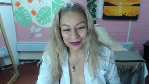 Snapshot of desire_latin chatting on February 11, 9:25 pm VALERIA online show from February 11, 9:25 pm