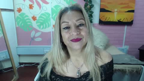 Snapshot of desire_latin chatting on February 17, 4:37 pm VALERIA online show from February 17, 4:37 pm
