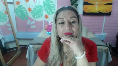 Snapshot of desire_latin chatting on September 10, 4:18 pm VALERIA online show from September 10, 4:18 pm