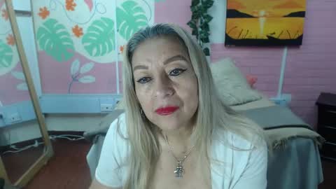 Snapshot of desire_latin chatting on September 16, 3:35 pm VALERIA online show from September 16, 3:35 pm