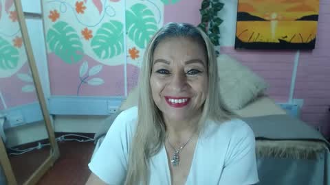 Snapshot of desire_latin chatting on October 15, 3:45 pm VALERIA online show from October 15, 3:45 pm