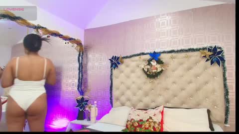 Snapshot of desire_sara chatting on January 6, 12:24 pm Sara Desire online show from January 6, 12:24 pm