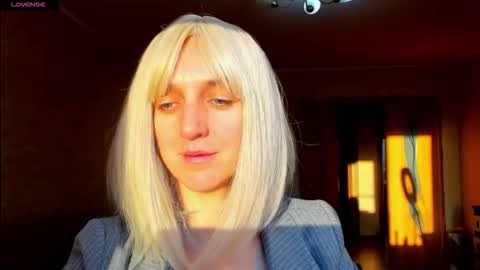 Snapshot of desired_zoya chatting on November 18, 2:50 am desired zoya online show from November 18, 2:50 am