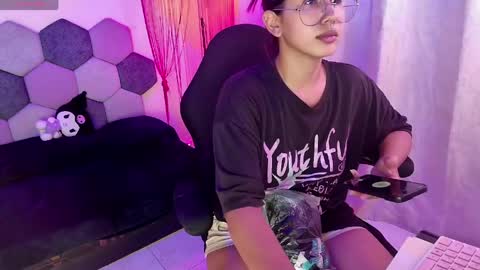 TORI AND MR. BEAR online show from May 3, 6:36 pm