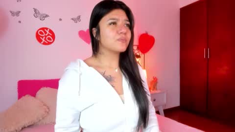 Snapshot of desiresweet23 chatting on February 17, 11:07 am Desire Sweet online show from February 17, 11:07 am