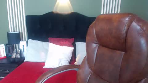 Snapshot of desiring__angel chatting on January 7, 2:51 pm Desiring Angel online show from January 7, 2:51 pm