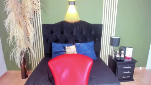 Snapshot of desiring__angel chatting on February 27, 10:26 am Desiring Angel online show from February 27, 10:26 am