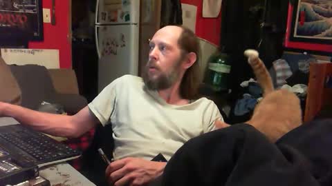 Snapshot of desolation2012 chatting on January 18, 11:21 am desolation2012 online show from January 18, 11:21 am