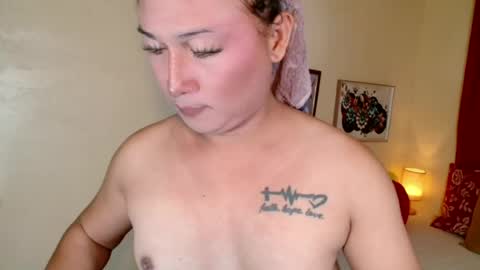 destenierose online show from July 5, 11:23 pm