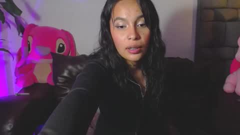 Independent model online show from May 13, 12:30 am