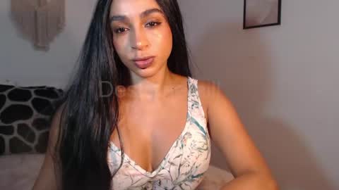 Destinne Mill online show from July 31, 10:58 am