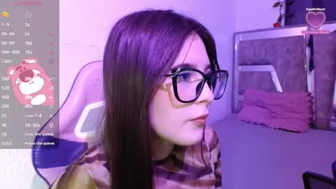 Snapshot of destinya_ chatting on June 2, 12:07 pm destinya_ online show from June 2, 12:07 pm