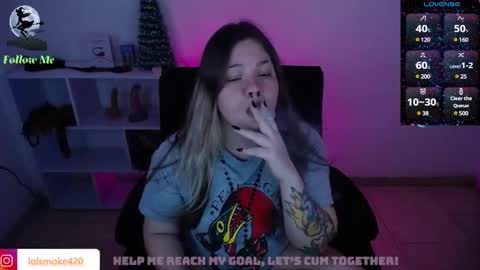 Snapshot of destroyall420 chatting on December 11, 6:47 am Lola Bdsm and fries online show from December 11, 6:47 am