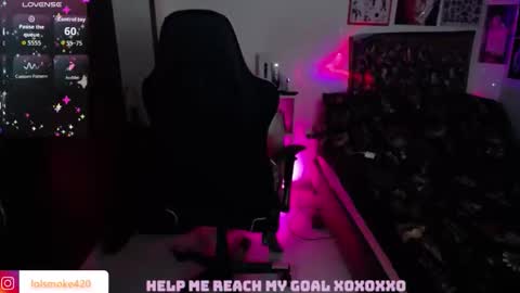 Snapshot of destroyall420 chatting on November 20, 11:15 pm Lola Bdsm and fries online show from November 20, 11:15 pm