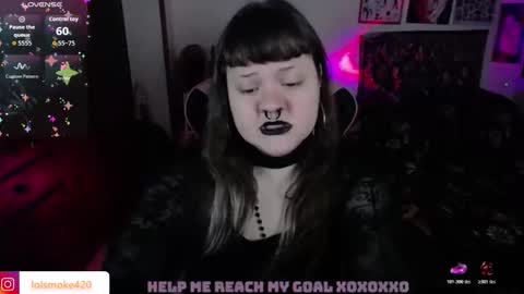 Snapshot of destroyall420 chatting on November 21, 11:47 pm Lola Bdsm and fries online show from November 21, 11:47 pm