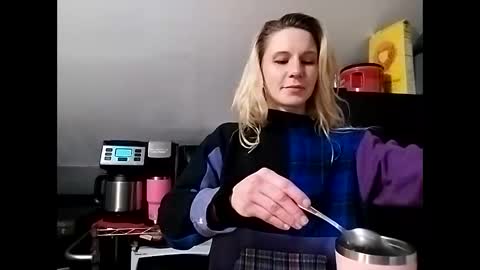 Snapshot of desturbingdetale699 chatting on January 1, 12:53 am desturbingdetale699 online show from January 1, 12:53 am