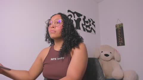 Snapshot of desty_y chatting on April 7, 11:15 pm desty_y online show from April 7, 11:15 pm