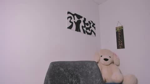Snapshot of desty_y chatting on April 11, 4:50 am desty_y online show from April 11, 4:50 am