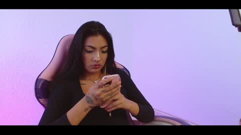 Snapshot of devilchlloe chatting on February 4, 10:24 pm devilchlloe online show from February 4, 10:24 pm