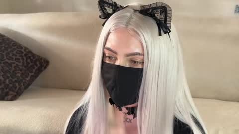 Snapshot of deviliaaa chatting on March 25, 12:33 pm Devil online show from March 25, 12:33 pm