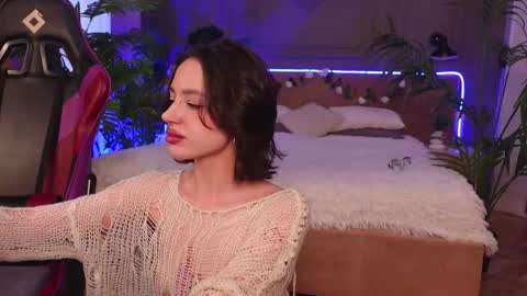 Snapshot of devilinee chatting on November 19, 6:57 am devilinee online show from November 19, 6:57 am