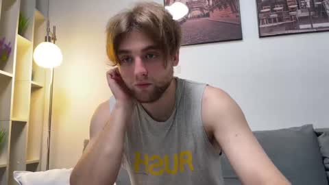 devilnut1 online show from December 11, 6:47 am