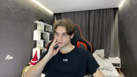 devilnut1 online show from November 22, 6:40 pm