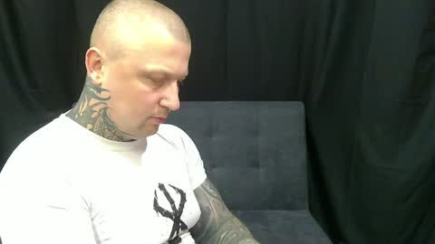 Snapshot of devilwithtats chatting on May 27, 11:18 am Lucian online show from May 27, 11:18 am