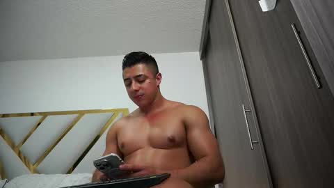 Snapshot of devin_hunter chatting on October 1, 1:11 am Devin Hunter online show from October 1, 1:11 am