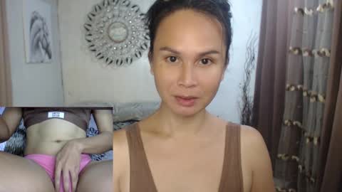 Snapshot of devine_g chatting on December 24, 2:54 am Igat online show from December 24, 2:54 am