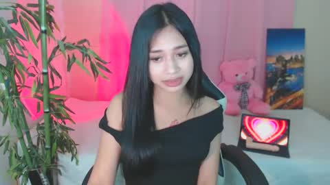 Snapshot of devine_goddessx chatting on January 24, 11:04 am Devine Greyson online show from January 24, 11:04 am