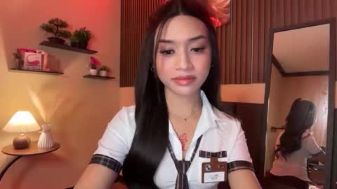 Snapshot of devine_goddessx chatting on September 23, 6:55 pm Devine Greyson online show from September 23, 6:55 pm